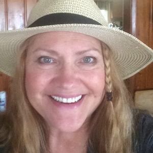 Meet your Posher, Debbie